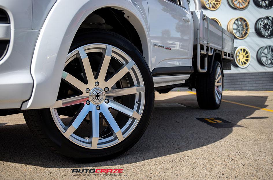 HOLDEN COLORADO TRAVERSE SILVER MACHINE LIP